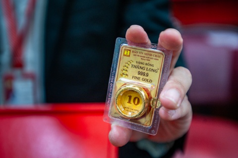 Toi don 600 trieu dong mua vang trong nam qua hinh anh