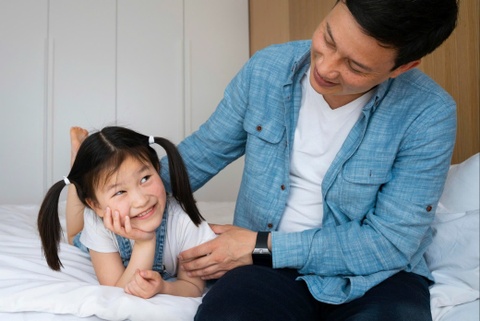8 điều đừng bao giờ nói hay làm trước mặt con