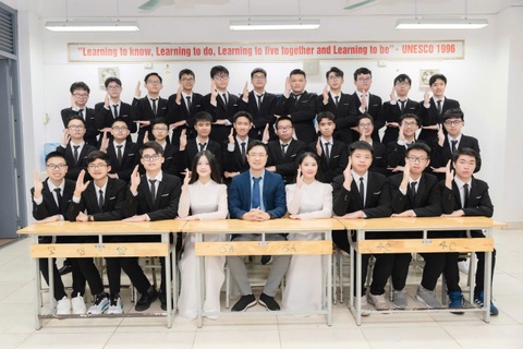 Một lớp có 28/29 học sinh đỗ chuyên Khoa học Tự nhiên