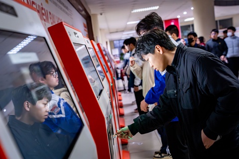 Gan 17.000 thi sinh dau tien tranh suat vao dai hoc hinh anh