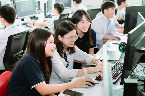 Chon nganh gi de khong tut lai sau 4 nam dai hoc trong thoi kinh te so hinh anh