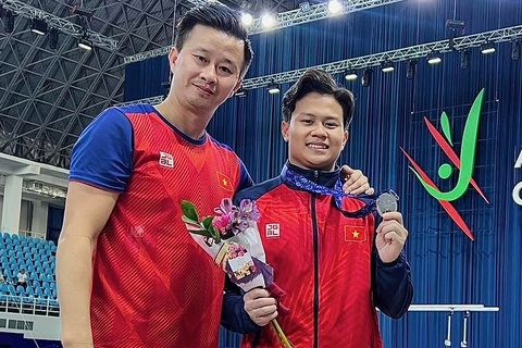 Khánh Phong giành huy chương bạc giải vô địch thể dục dụng cụ châu Á