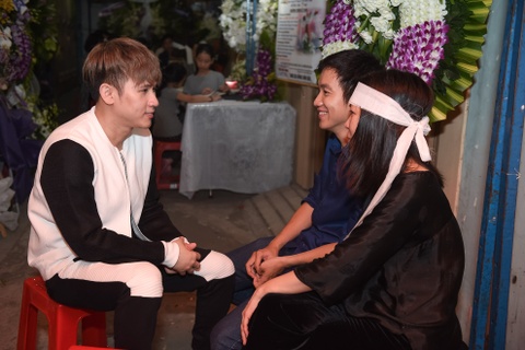 Quang Ha khoc khi hat nhac Nguyen Anh 9 anh 12