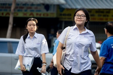 Nhung thi sinh dau tien o TP.HCM buoc vao ky thi ‘1 choi 8’ hinh anh