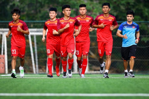 HLV Hoang Anh Tuan chot 4 cau thu SLNA vao danh sach U18 Viet Nam anh 1
