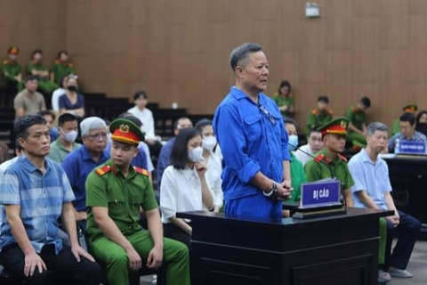 Loi xin loi muon mang cua dai gia dat hiem Doan Van Huan hinh anh