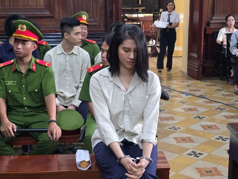 Tuyen an nhom doi tuong no sung cuop ma tuy o TP.HCM hinh anh