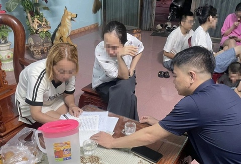 Giai cuu co gai bi nguoi la du do sang Campuchia lam viec hinh anh