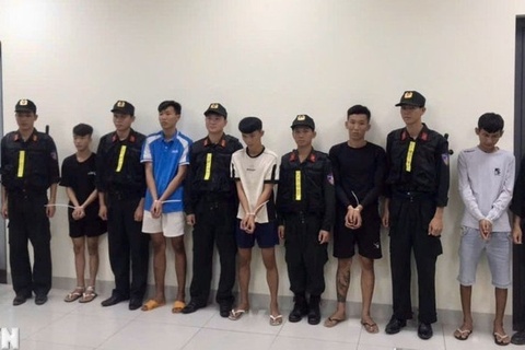 Bat giu nhom doi tuong con do, dung hung khi giai quyet mau thuan hinh anh