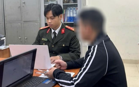 Nam sinh vien bi doa chat tay neu gia dinh khong chuyen 550 trieu dong hinh anh