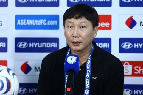 HLV Kim: Tôi ném cái áo trắng đi rồi