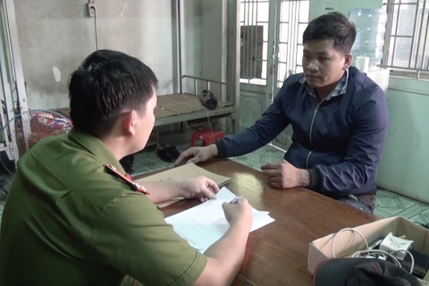 danh nu sinh sau va cham anh 1