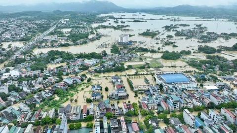 Nhieu khu vuc TP Tuyen Quang chim trong bien nuoc hinh anh