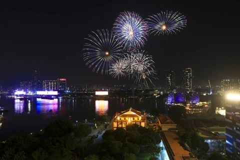 Van khan cung Giao thua ban trang trong va dien giai chi tiet hinh anh