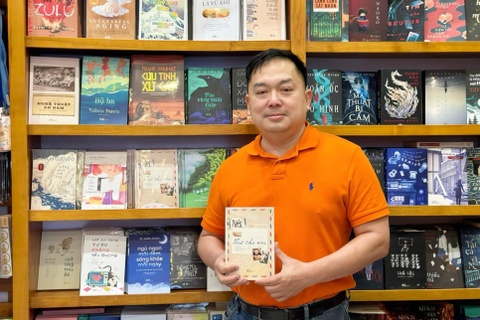 Chuyen tinh tuong Hoang Dan va vo qua hon 400 buc thu tay hinh anh