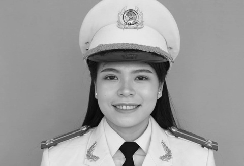 Nu canh sat noi tieng qua doi vi ung thu hinh anh