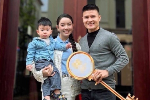 Vợ chồng Quang Hải mua biệt thự mới
