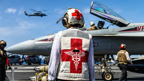 Ong Trump tinh dung chien, chung khoan tang manh hinh anh