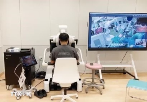 Nhật Bản lần đầu thử nghiệm thành công phẫu thuật từ xa bằng robot