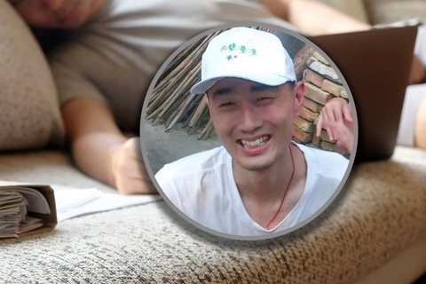 Bi kich cua mot lap trinh vien Trung Quoc: Qua doi 8 tieng van bi giuc hinh anh