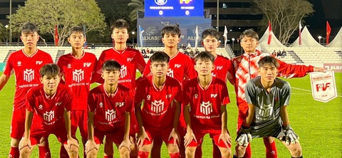 Doi bong tre Viet Nam cam hoa U16 PSG o giai quoc te hinh anh