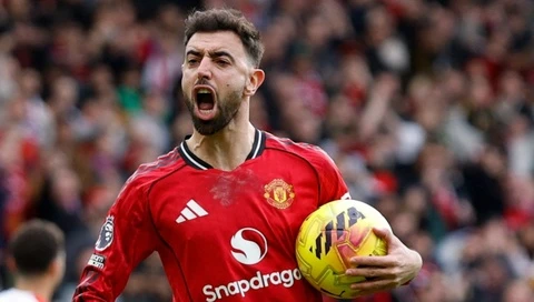 Bruno Fernandes cham cot moc lich su hinh anh