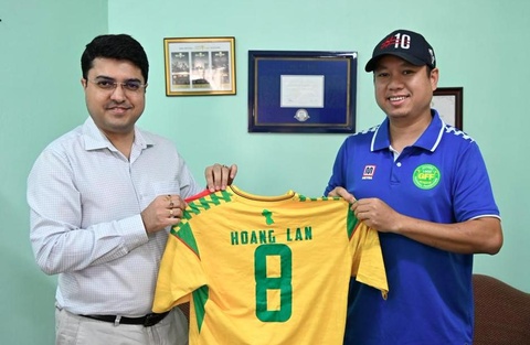 Doi tuyen Nam My bo nhiem HLV nguoi Viet Nam hinh anh