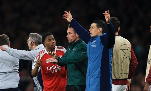 3 cau thu Arsenal khong duoc trao huy chuong vo dich hinh anh