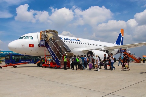 Hon 3 thap ky truan chuyen cua Pacific Airlines hinh anh