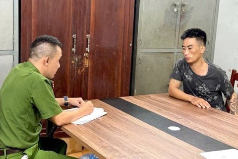 3 gio nghet tho giai cuu co gai bi thanh nien dung dao khong che hinh anh