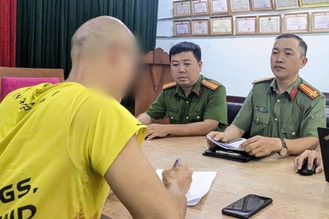 Cong an lam viec voi nguoi dang tin sai su that ve chinh sach BHXH hinh anh