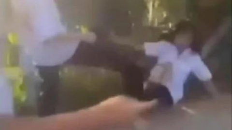 Xử lý vụ nữ sinh lớp 7 đánh bạn rồi quay clip tung lên mạng xã hội