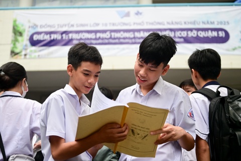 1 choi 8 vao truong Pho thong Nang khieu tai TP.HCM hinh anh