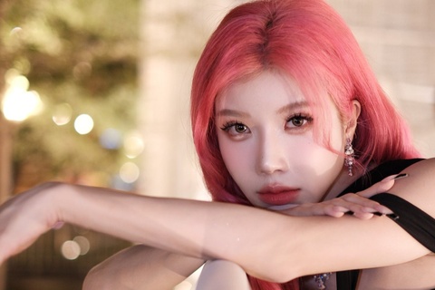 Nu ca si giai dung 40/40 cau de thi tot nghiep THPT 2025 hinh anh