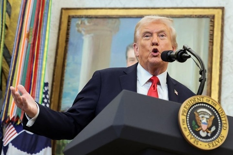 Trường công đầu tiên 'quay xe' ủng hộ ông Trump