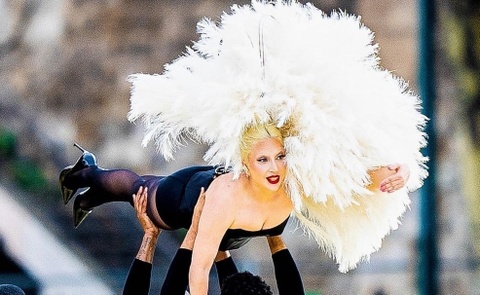 Lady Gaga, Celine Dion gay an tuong o le khai mac Olympic Paris 2024 hinh anh