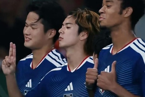 Ngoi sao U23 Nhat Ban bat ngo cam on fan Viet hinh anh