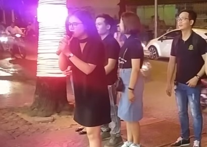 co gai hat rong giup do tre em ngheo anh 1