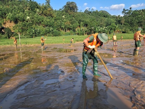 Hon 1.000 ty dong ung ho khac phuc bao lut qua Mat tran To quoc VN hinh anh