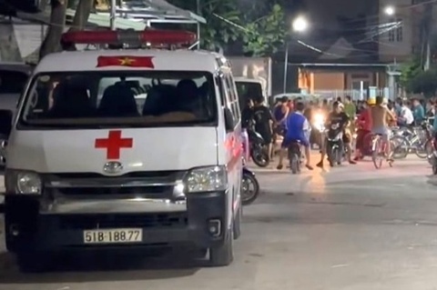 Phat hien hai vo chong tu vong truoc cua nha o TP.HCM hinh anh