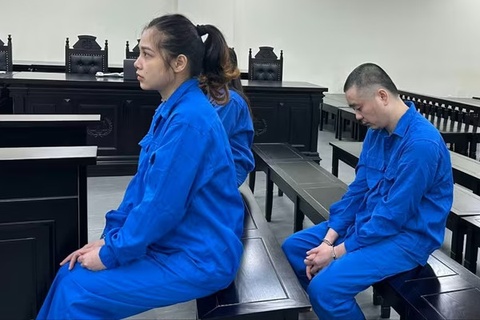 Nam thanh nien mat mang sau 'khau lenh' cua nu nhan nhom doi phuong hinh anh