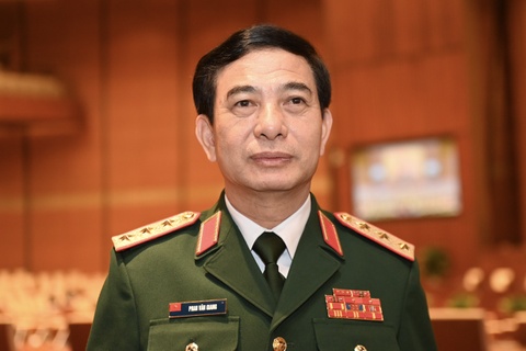 phe chuan bo nhiem 12 bo truong,  truong nganh anh 1