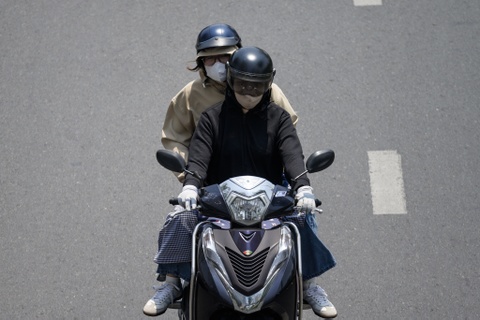 TP.HCM giua cao diem nang nong hinh anh