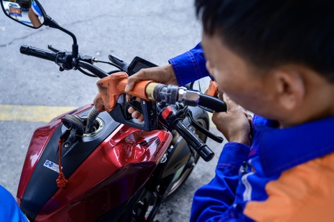 Noi nao con ban xang E5? hinh anh