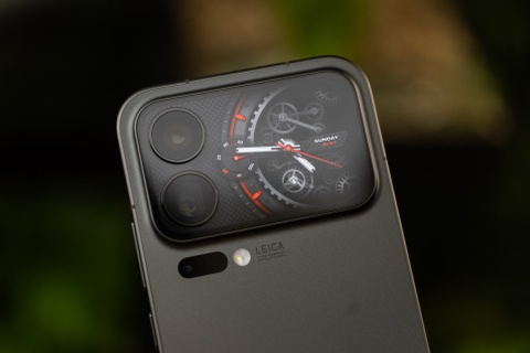 Vua lap ky luc, Xiaomi nghi ra cach ban smartphone kieu 'tui mu' hinh anh