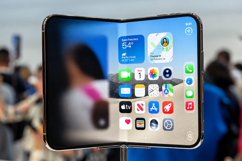 Khách vãng lai chỉ có thể mua iPhone Duo ở những nơi này