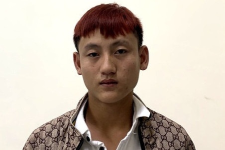 dung sung ban cong an anh 1