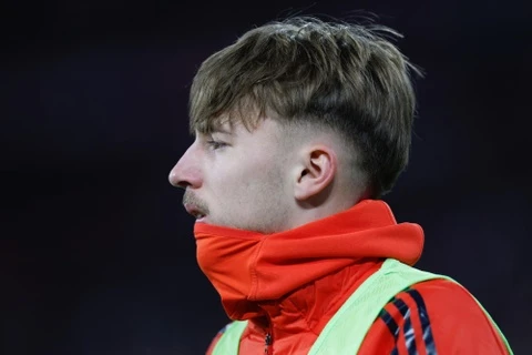 7 cau thu tang gia chong mat hinh anh