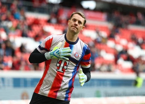 Neuer bat ngo tai xuat tuyen Duc truoc World Cup hinh anh
