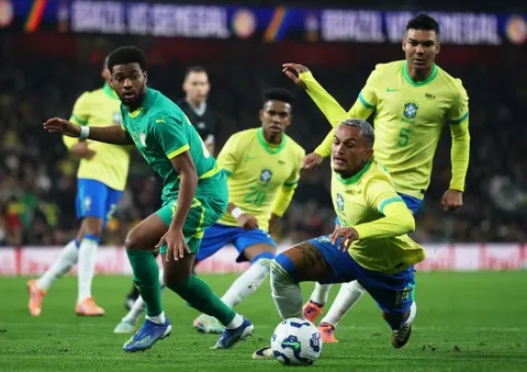 Sao Brazil bat khoc vi chan thuong, nguy co lo World Cup hinh anh